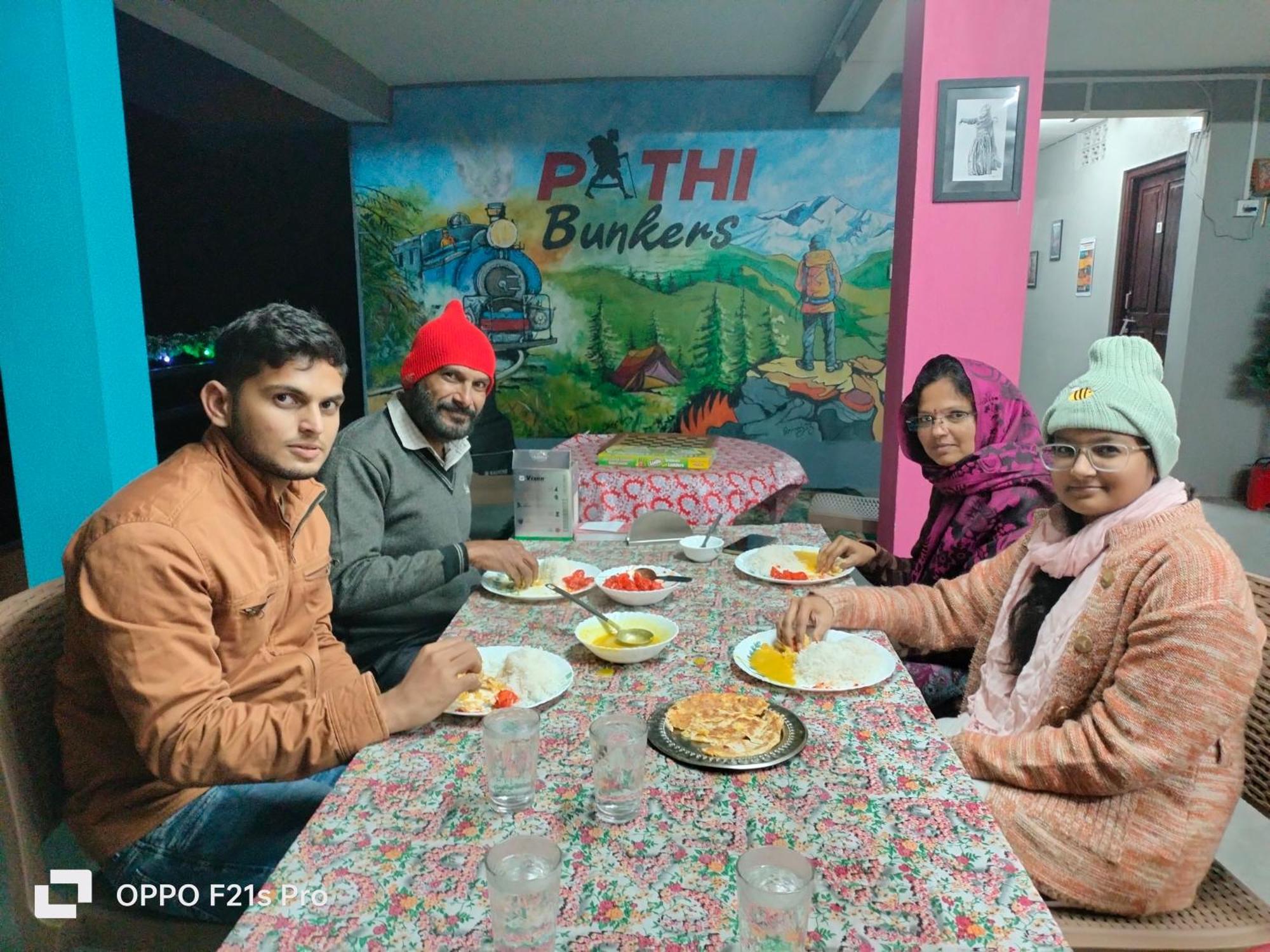 Pathi Bunkers Hostel Darjeeling  Luaran gambar