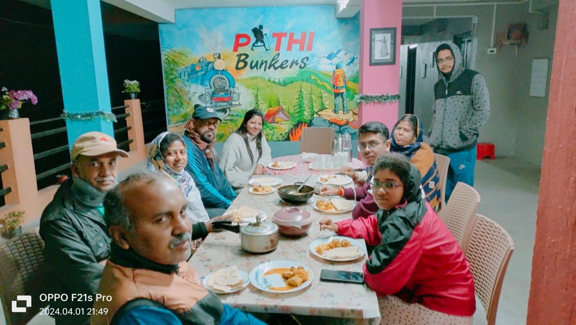 Pathi Bunkers Hostel Darjeeling  Luaran gambar